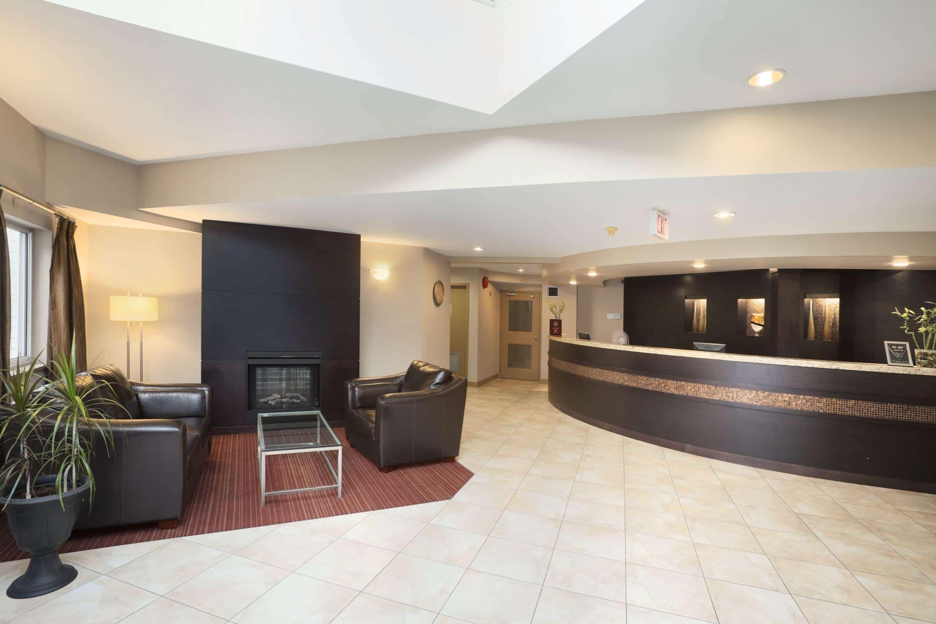 Super 8 By Wyndham West Kelowna Bc Exterior photo